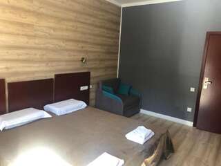 Отель HOTEL FREEDOM 1 Пицунда Трехместный номер с балконом-6