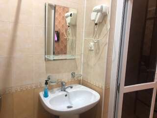 Отель HOTEL FREEDOM 1 Пицунда Трехместный номер-3